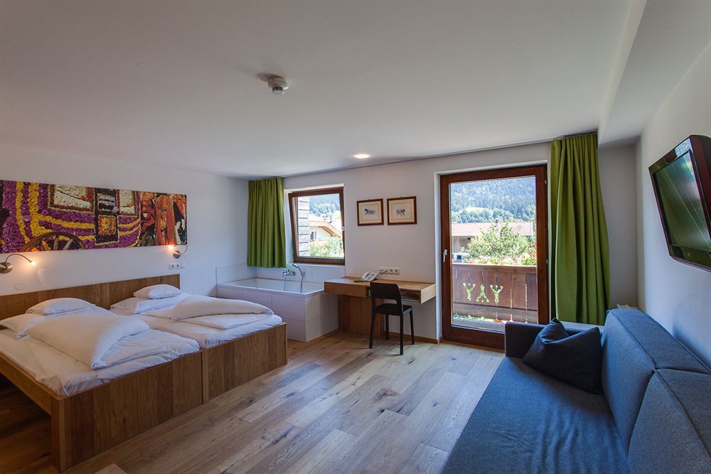 Hotel Wirtshaus Sattlerwirt エープス エクステリア 写真